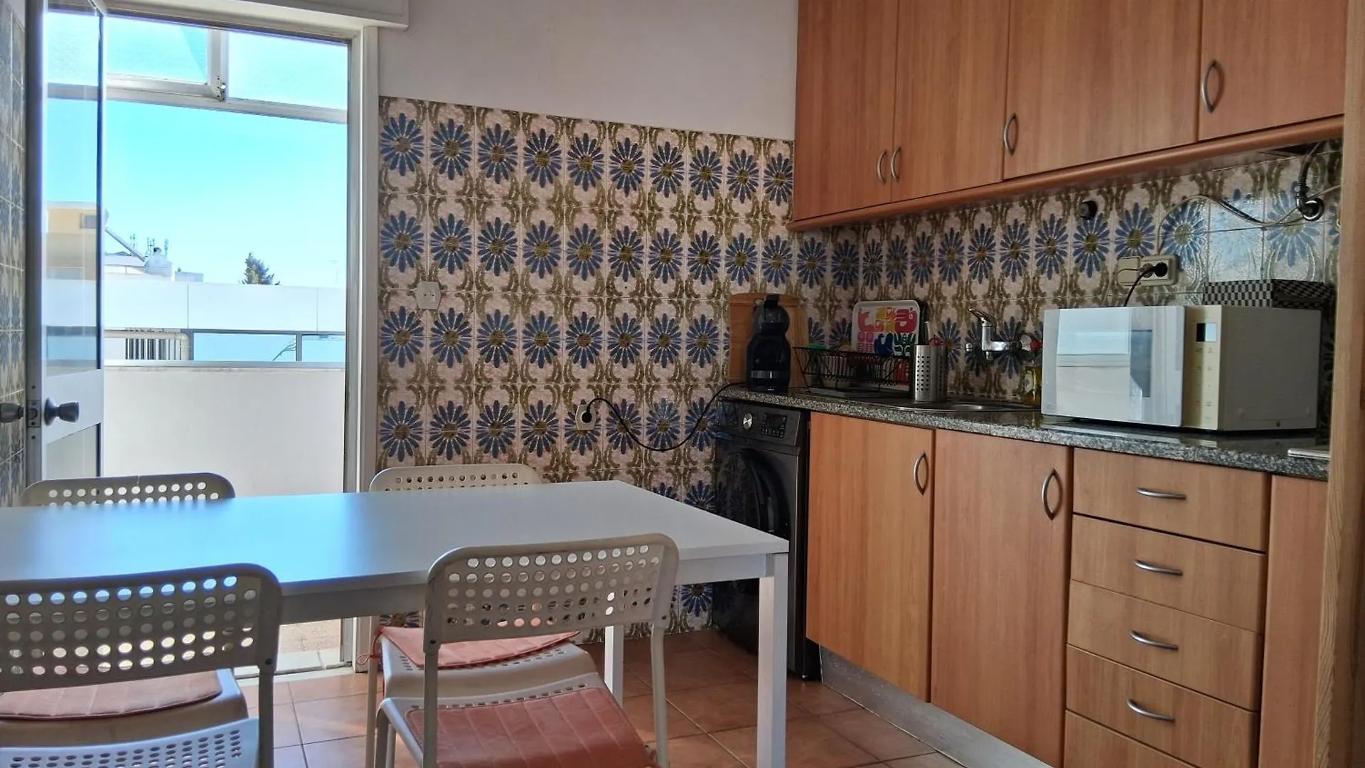 All In Art And Love Faro Apartment